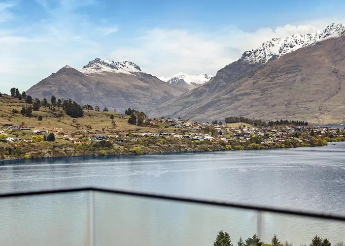 Warning Extreme Views 4 Bed 3 Bath Luxury