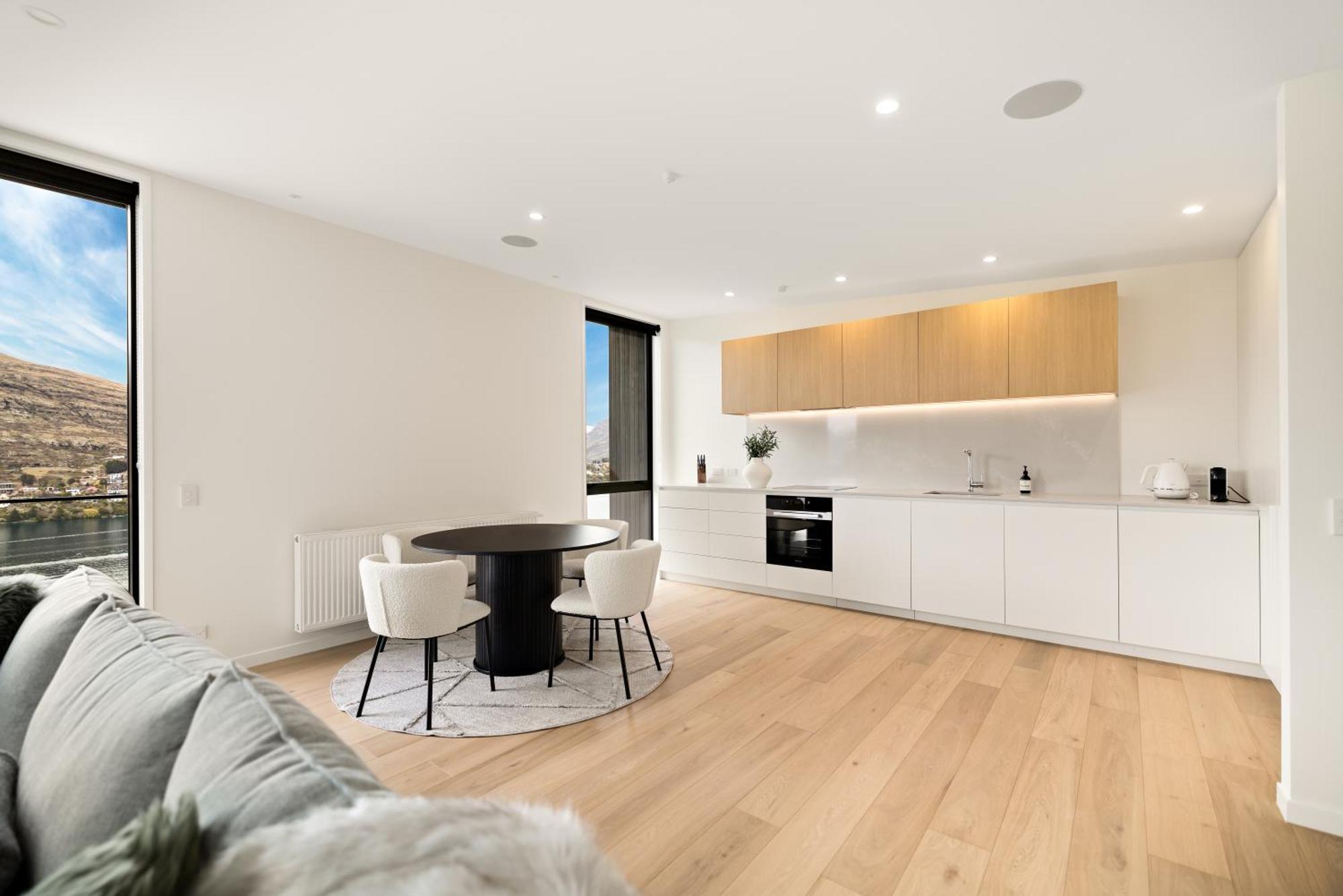 Warning Extreme Views 4 Bed 3 Bath Luxury * Queenstown