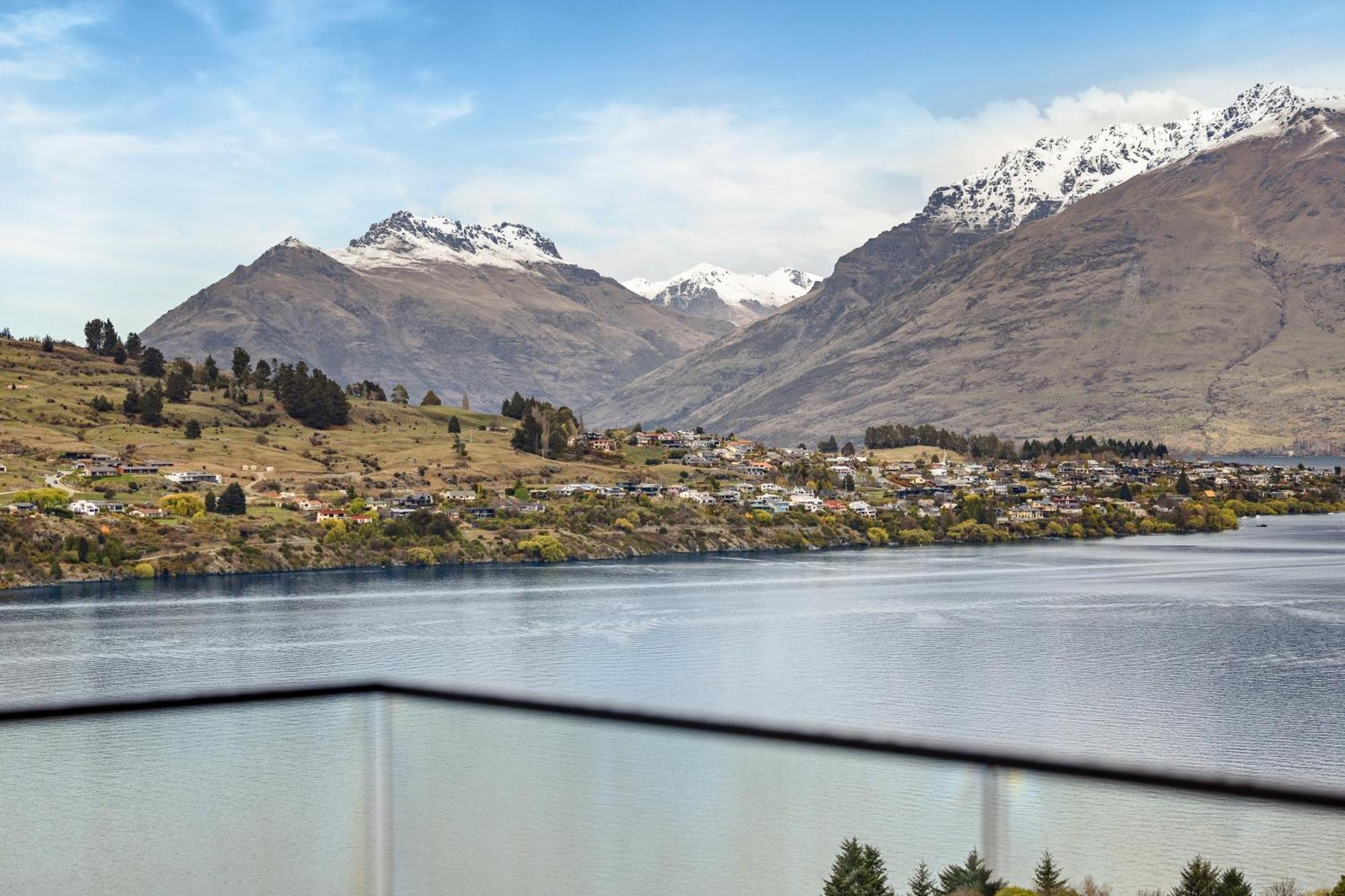 Warning Extreme Views 4 Bed 3 Bath Luxury Villa