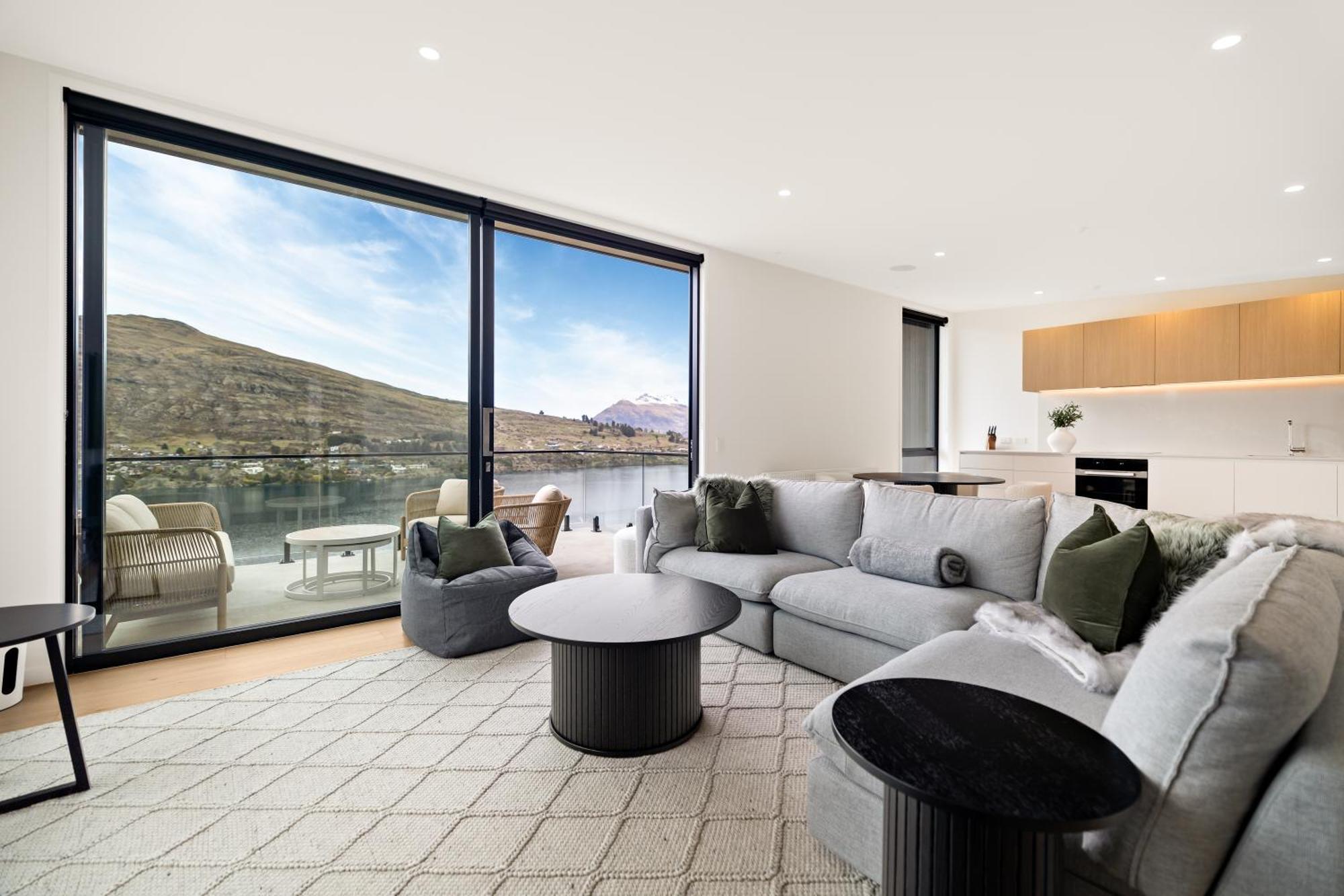 Warning Extreme Views 4 Bed 3 Bath Luxury Villa Queenstown